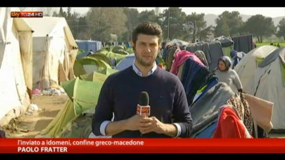 Confine Grecia-Macedonia, campo profughi con 10mila persone 