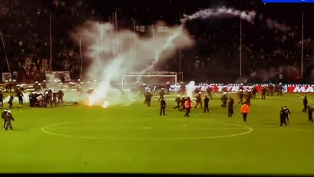 Grecia, scontri tifosi-polizia: sospesa Salonicco-Olympiakos