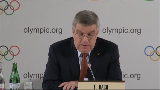 Cio, Bach: "Un team di atleti rifugiati alle Olimpiadi 2016"