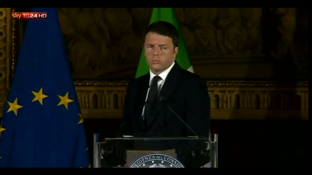 Renzi: "Informati dell'azione contro Daesh"