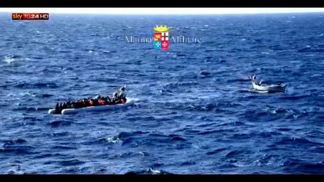 Migranti, 360 nordafricani nel nuovo hotspot di Taranto