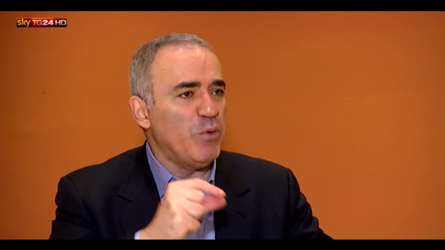 Kasparov: Putin beneficia disintegrazione dell'Europa