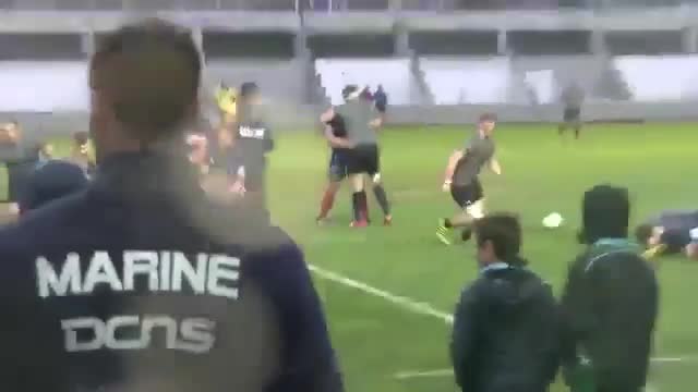 Rugby, rissa in amichevole tra soldati inglesi e francesi