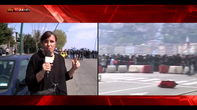 Visita Renzi, tensione tra manifestanti e forze dell'ordine