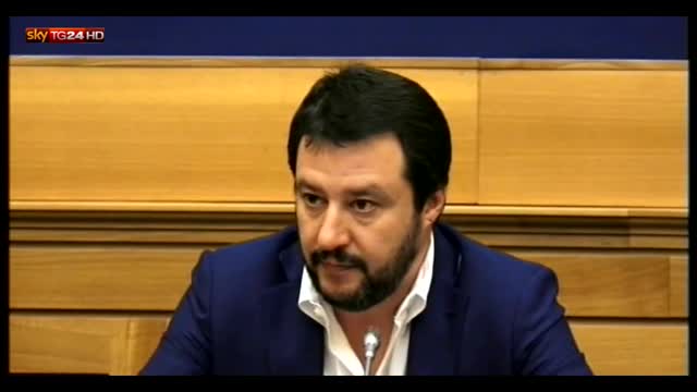 Salvini: "Stiamo assistendo alla fine del governo Renzi"