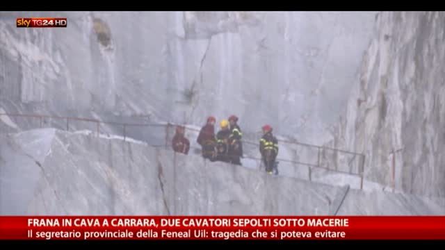 Frana in cava a Carrara, due operai sepolti sotto le macerie