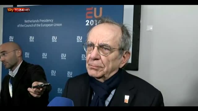 Ecofin, Padoan: "Con Commissione Ue dialogo molto positivo"