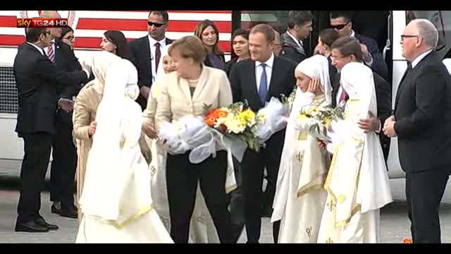 Merkel in Turchia, la Cancelliera tra i rifugiati siriani