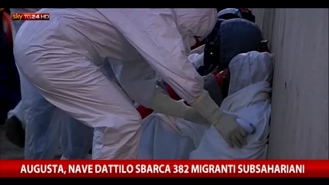 308 migranti sbarcati ad Augusta dalla Guardia Costiera
