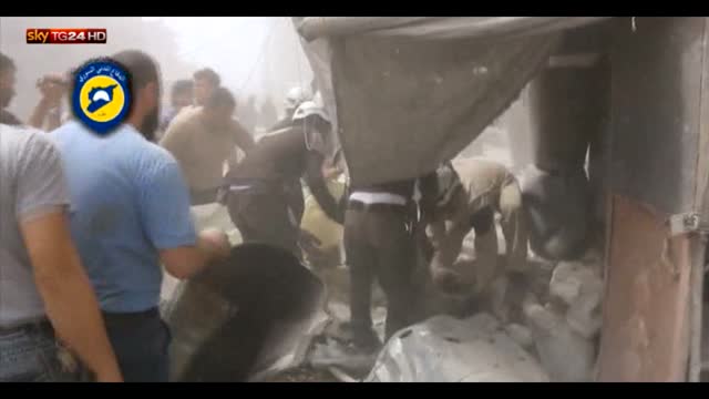 Siria, ospedale bombardato ad Aleppo, decine i morti