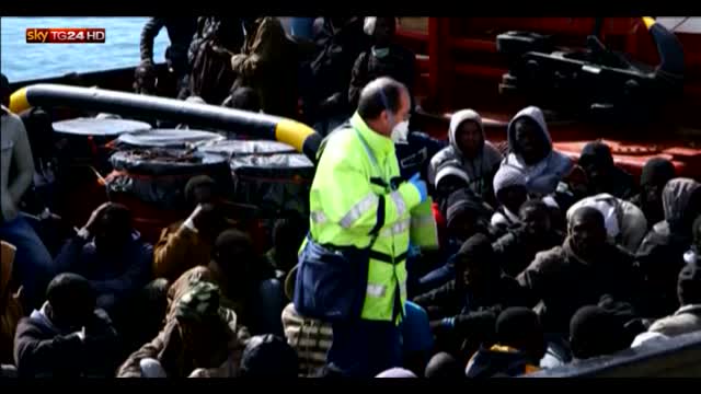 Spiegel, piano Ue per fermare i migranti in Libia