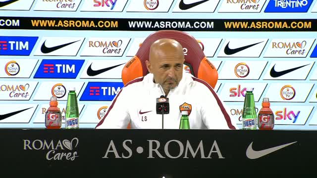 Spalletti: "Contro il Genoa Strootman sarà titolare" 