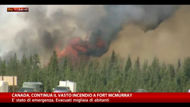 Canada, continua vasto incendio a FortMcMurray