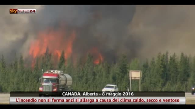 Gigantesco incendio in Canada