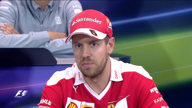 Vettel: "Guardiamo alla Mercedes, non a chi è dietro"