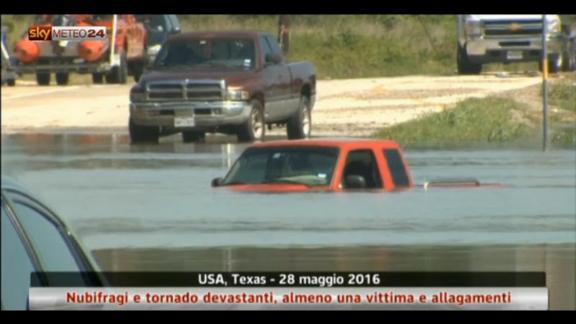 Tornado devastanti in Texas: le immagini