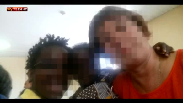 Fiumicino, arrivati 41 bambini dal Congo