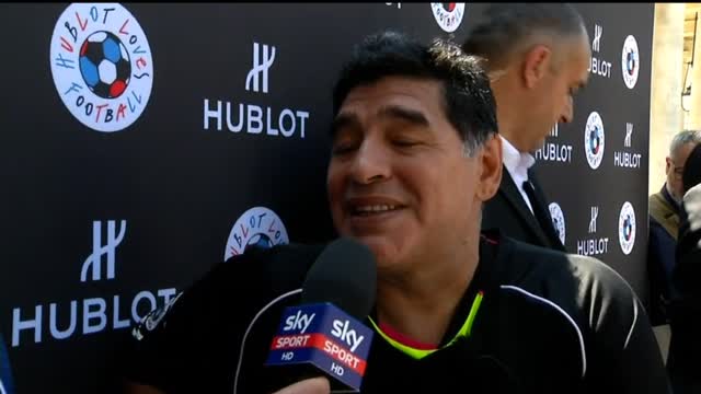 Maradona: "De Laurentiis faccia di tutto per tenere Higuain"