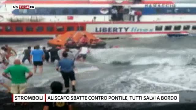 Affonda aliscafo a Stromboli: in salvo 117 persone