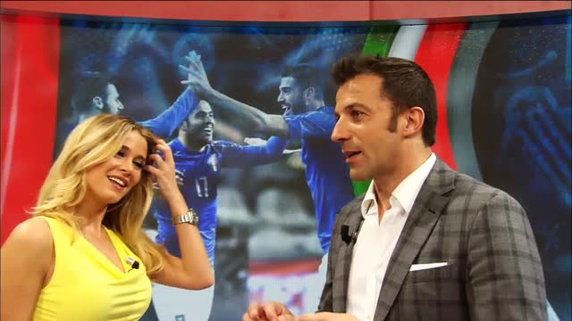 Del Piero-Diletta, sfida di palleggi: Alex finisce a terra