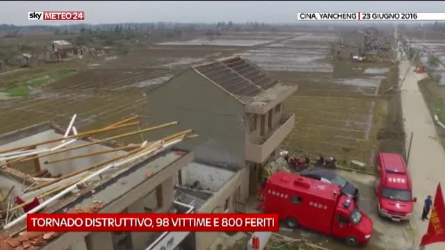 Tornado distruttivo con 98 vittime in Cina
