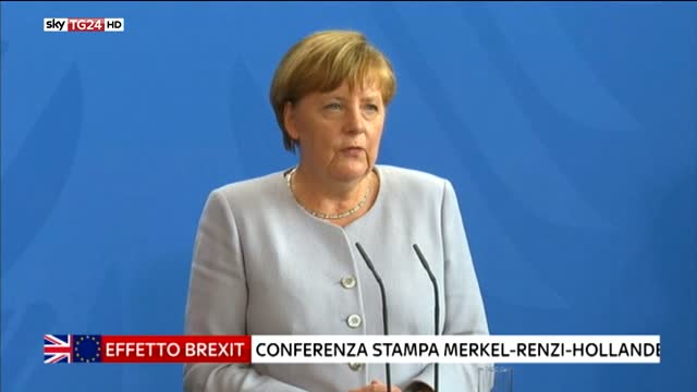 Brexit, Merkel: serve richiesta formale Gb per uscire da Ue