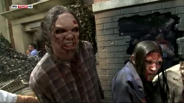 Walking Dead, zombie in strada al parco Universal Studios