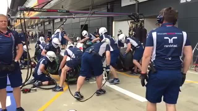 F1 in slow-motion, cosa succede durante un pit-stp