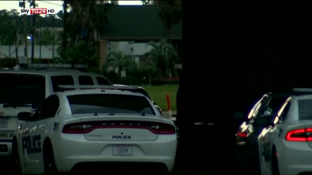 Baton Rouge, uccisi 3 poliziotti. Il sindaco: un'imboscata