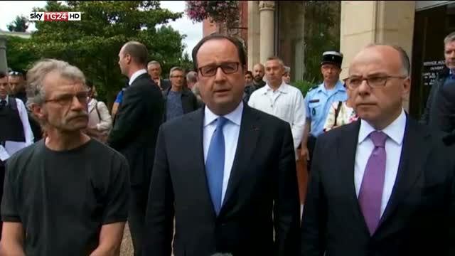 Hollande: “Dobbiamo vincere la guerra contro Daesh”