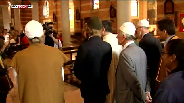 Milano, imam e preti pregano insieme per la pace