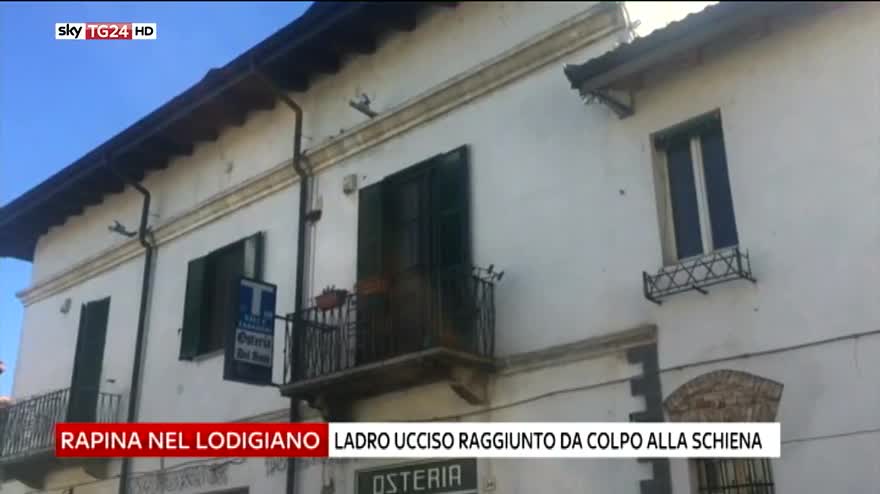 Lodi, ristoratore spara con un fucile a un ladro e lo uccide