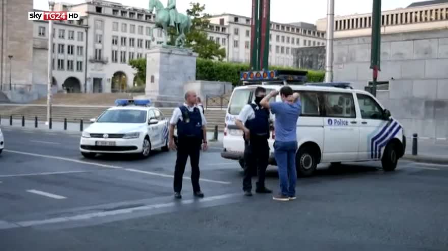 Fallito attacco a Bruxelles, neutralizzato attentatore