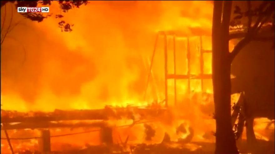 Incendi in California, 11 morti e 100 dispersi