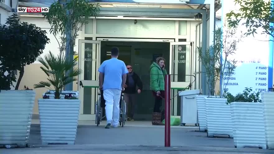 Napoli, 15enne aggredito da baby gang: è in ospedale