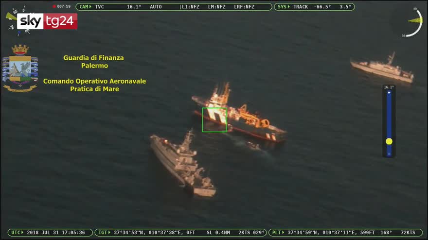Gdf sequestra a Palermo nave con 20 tonnellate di hashish