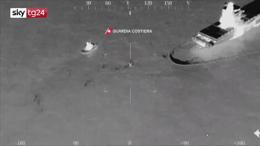 Collisione navi, inquinamento al largo di Savona