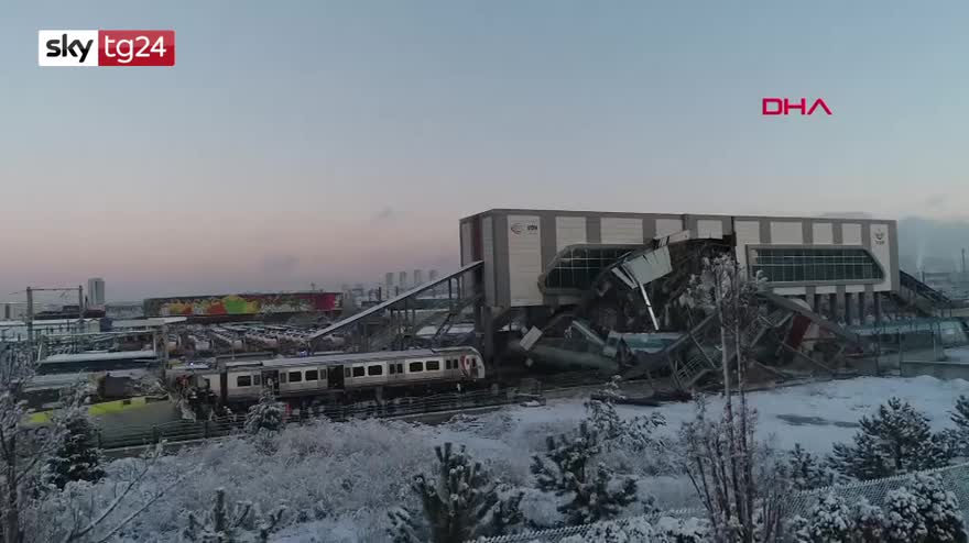 Turchia, incidente ferroviario ad Ankara: morti e feriti