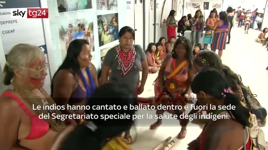 VIDEO. Brasile, donne indigene protestano contro Bolsonaro