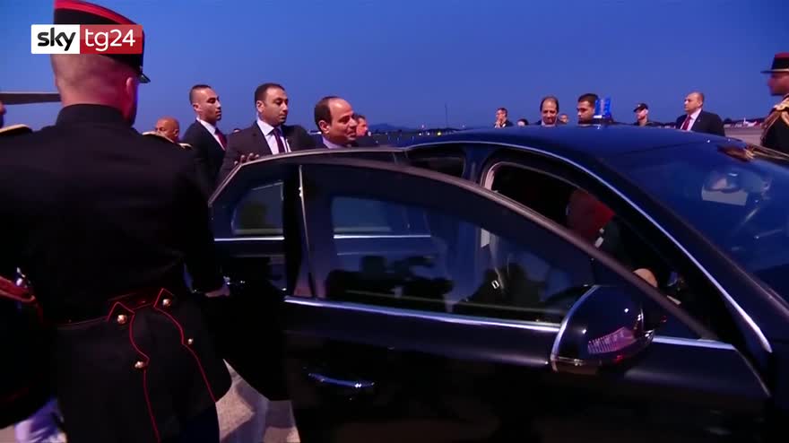 Tensioni in Egitto, corteo contro Al Sisi, lacrimogeni e arresti