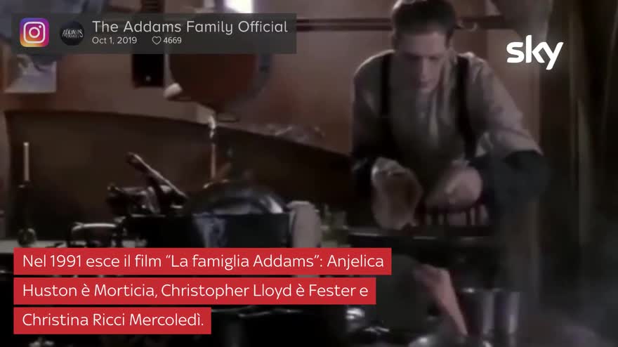 Mercoledi Addams Frasi Natale.Video La Famiglia Addams Tutti I Film E Le Serie Tv Video Sky