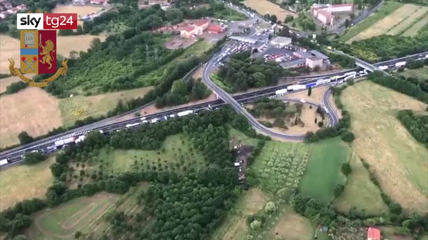 Scontro A1 Arezzo arrestato il padre delle bimbe morte