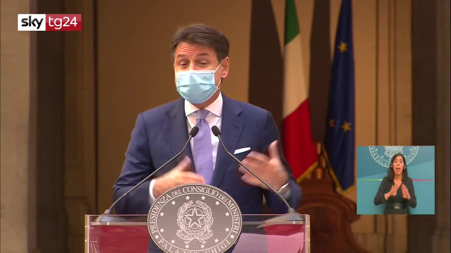 Conte: chiudere teatri e cinema decisione difficile