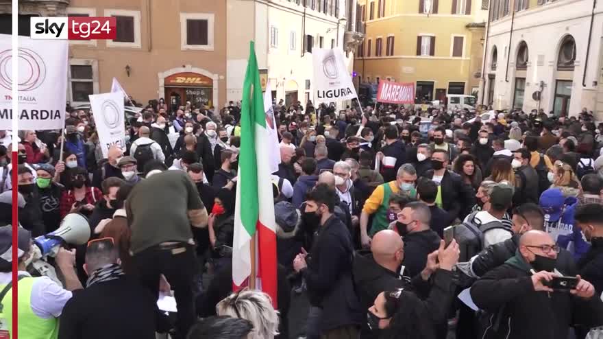 La protesta di ristoratori e guide turistiche a Roma