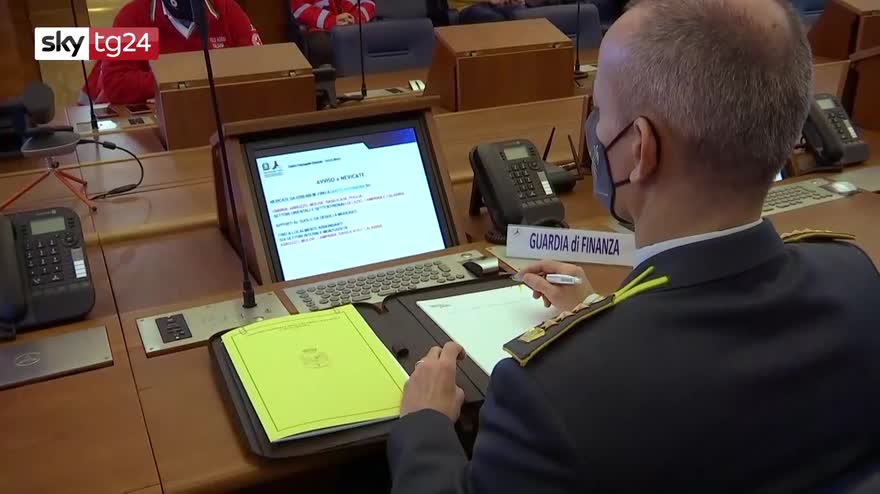 Dopo Dpcm, Governo lavora a Decreto Sostegno e Vaccini