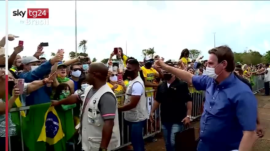 Brasile, Bolsonaro festeggia compleanno senza misure sicurezza