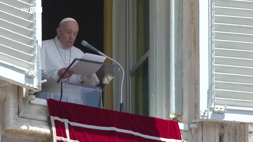Papa: Covid non è malattia più grande, ma mancanza affetti