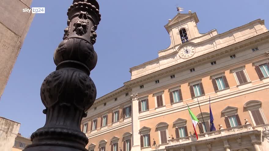 Grillo sospende voto, si cerca mediazione