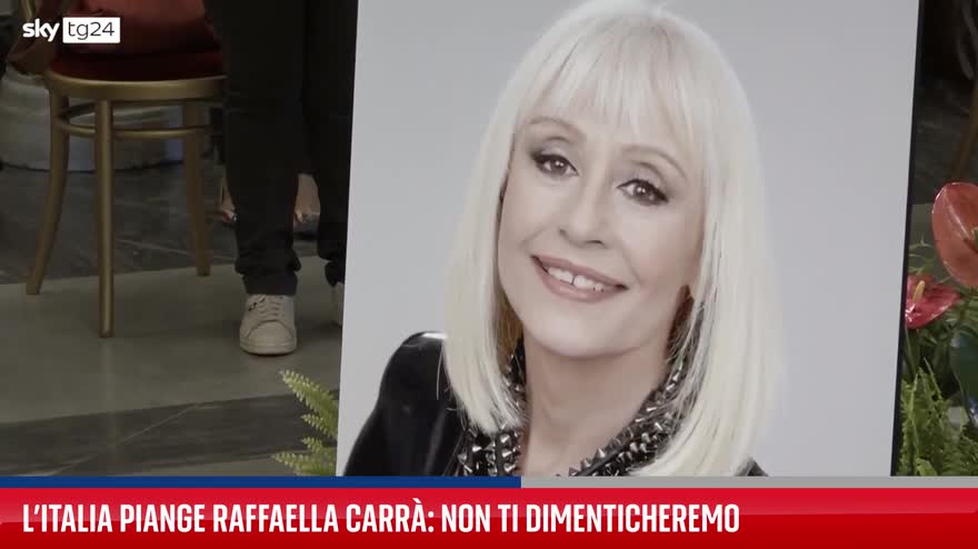 A Roma l'ultimo saluto a Raffaella Carrà