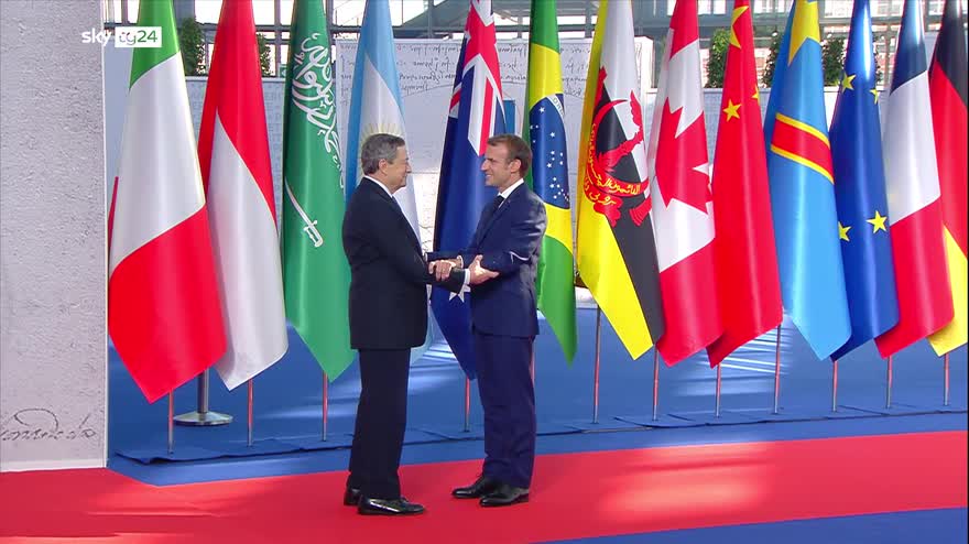L'arrivo di Macron al G20 di Roma